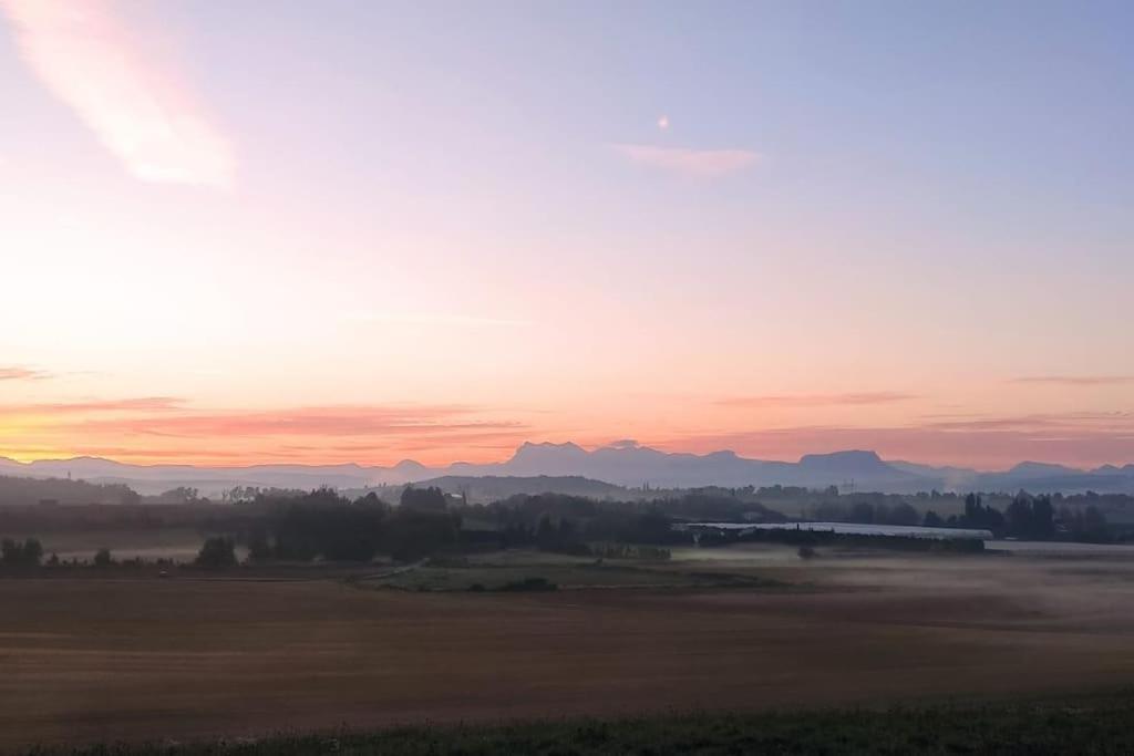 Vila Le Gite De La Vieille Pierre 'Climatise' Allex Exteriér fotografie