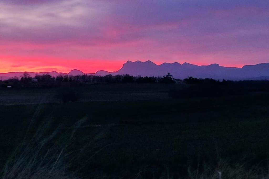 Vila Le Gite De La Vieille Pierre 'Climatise' Allex Exteriér fotografie